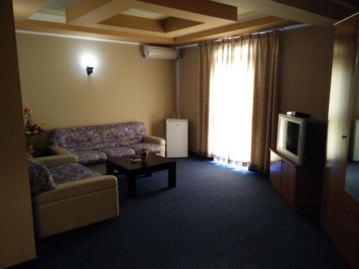 Imperial Hotel Ih Elbasan Ruang foto