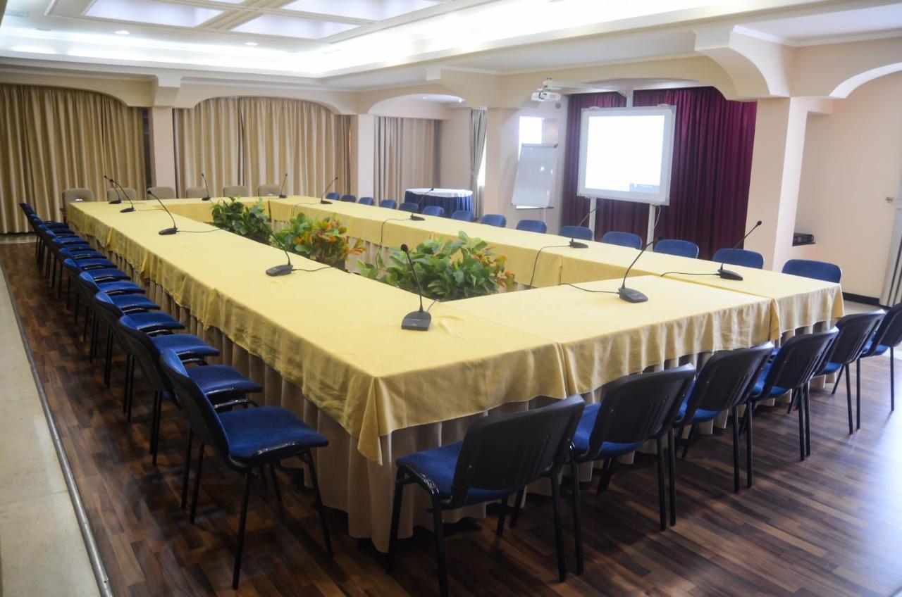 Imperial Hotel Ih Elbasan Bagian luar foto