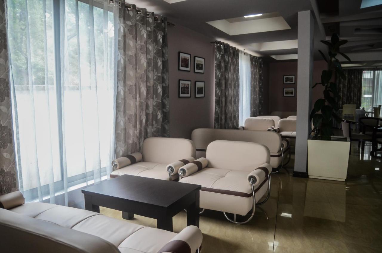 Imperial Hotel Ih Elbasan Bagian luar foto