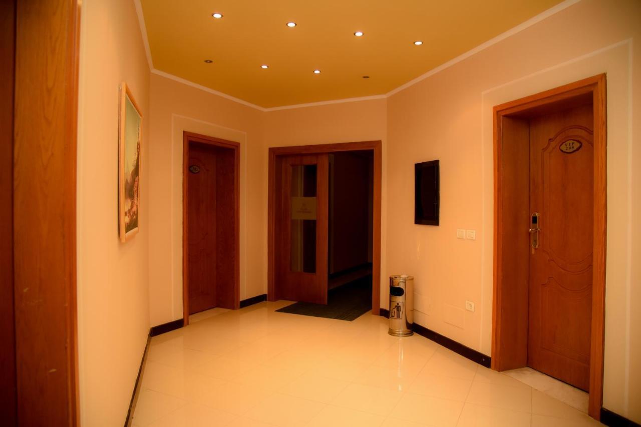 Imperial Hotel Ih Elbasan Bagian luar foto