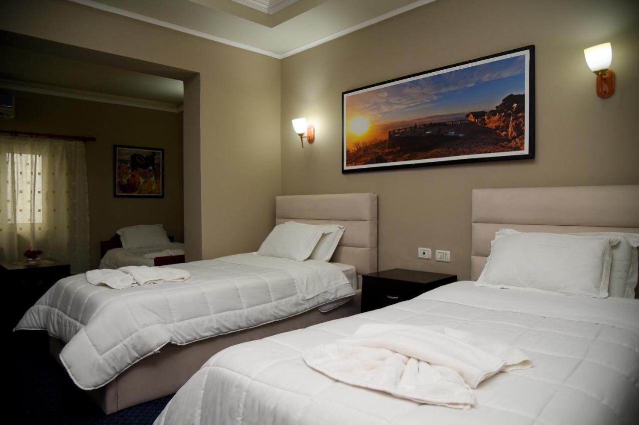 Imperial Hotel Ih Elbasan Bagian luar foto