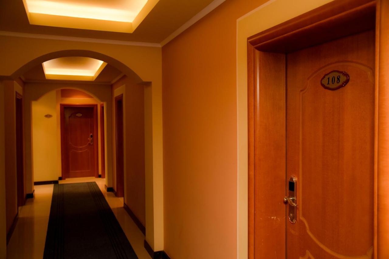 Imperial Hotel Ih Elbasan Bagian luar foto