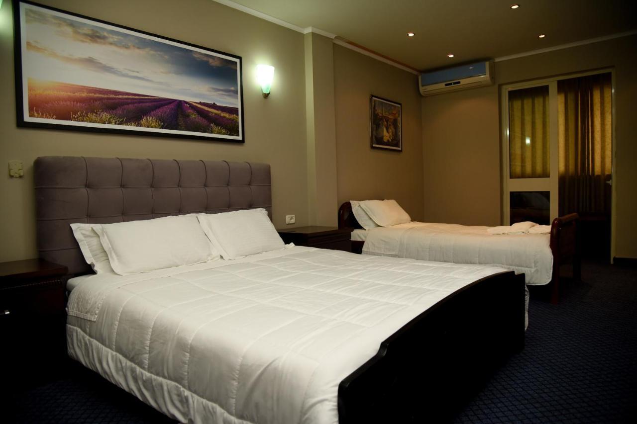 Imperial Hotel Ih Elbasan Bagian luar foto