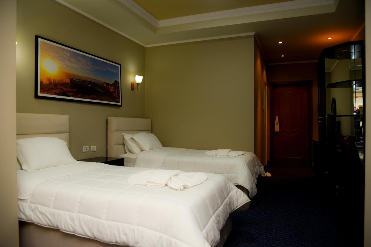 Imperial Hotel Ih Elbasan Bagian luar foto