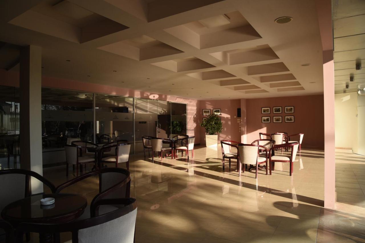 Imperial Hotel Ih Elbasan Bagian luar foto