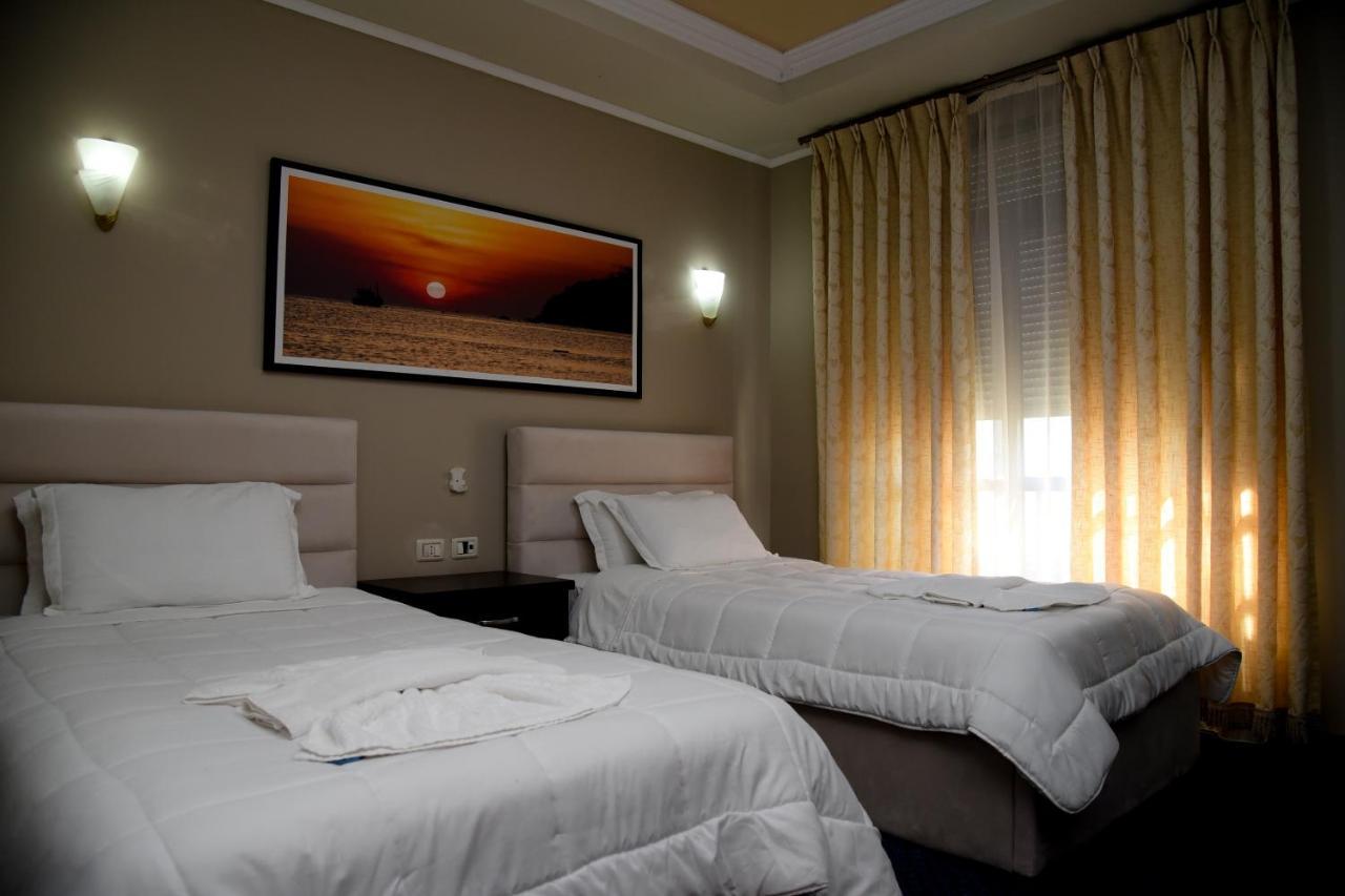Imperial Hotel Ih Elbasan Bagian luar foto