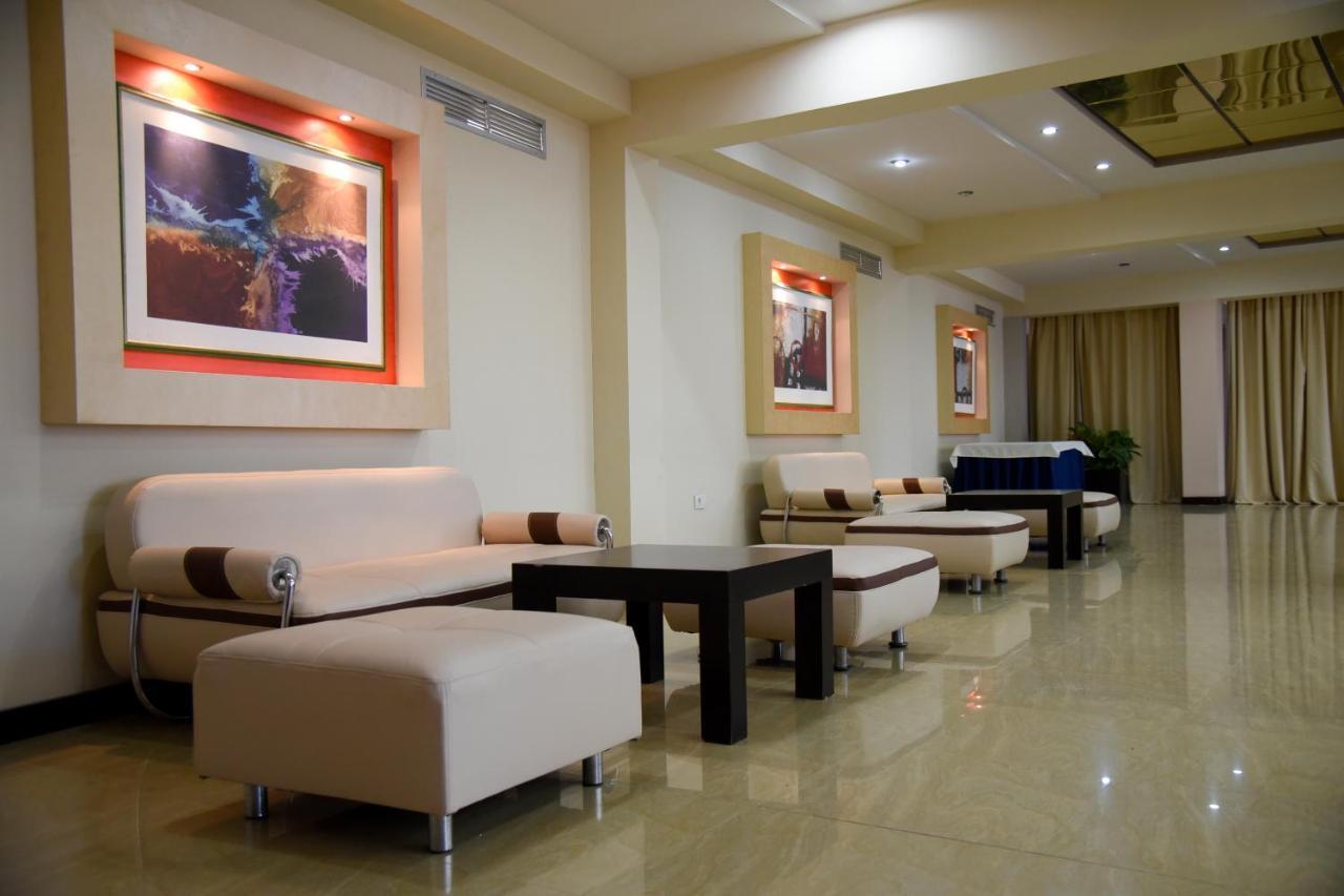 Imperial Hotel Ih Elbasan Bagian luar foto