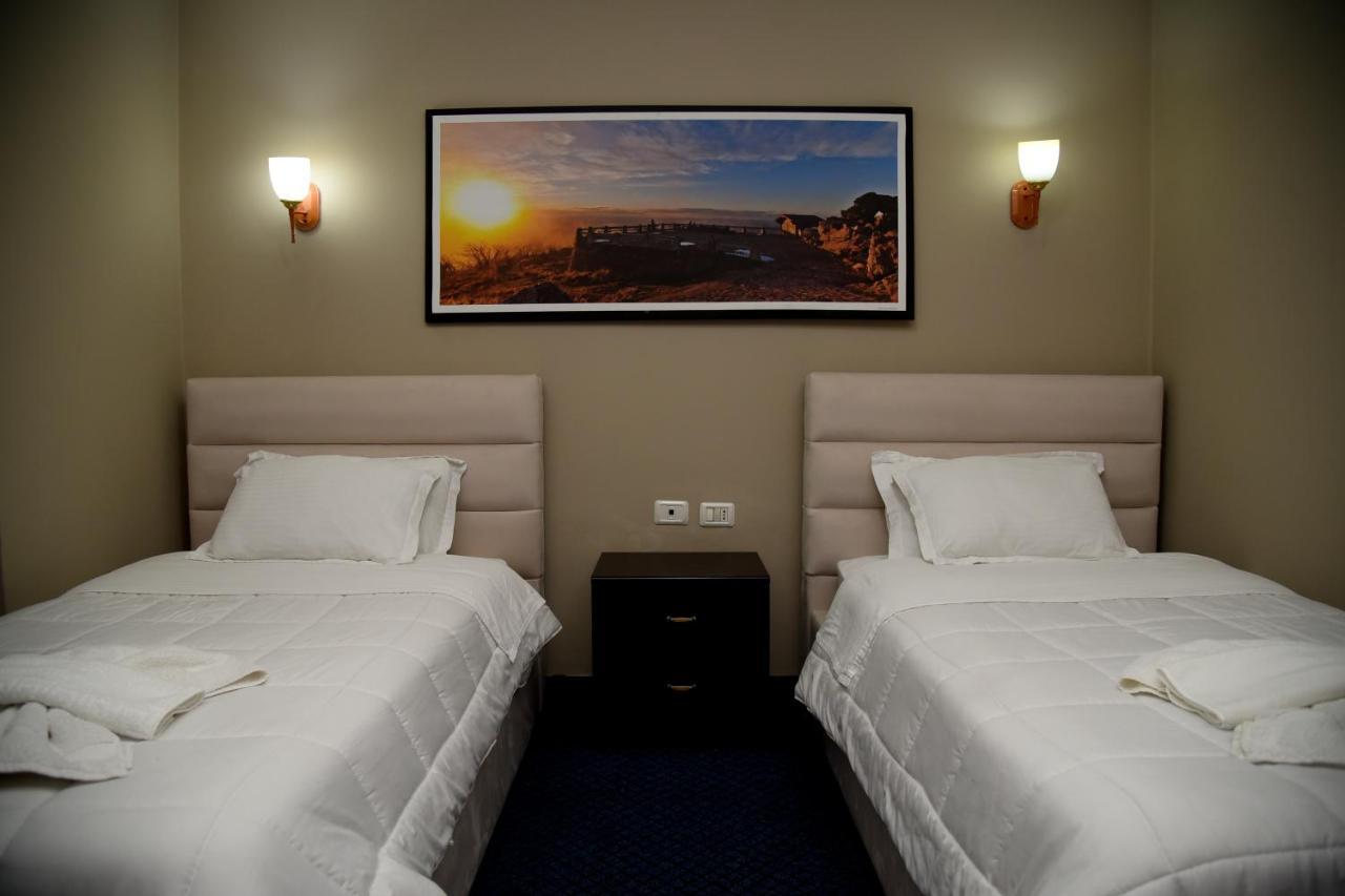 Imperial Hotel Ih Elbasan Bagian luar foto