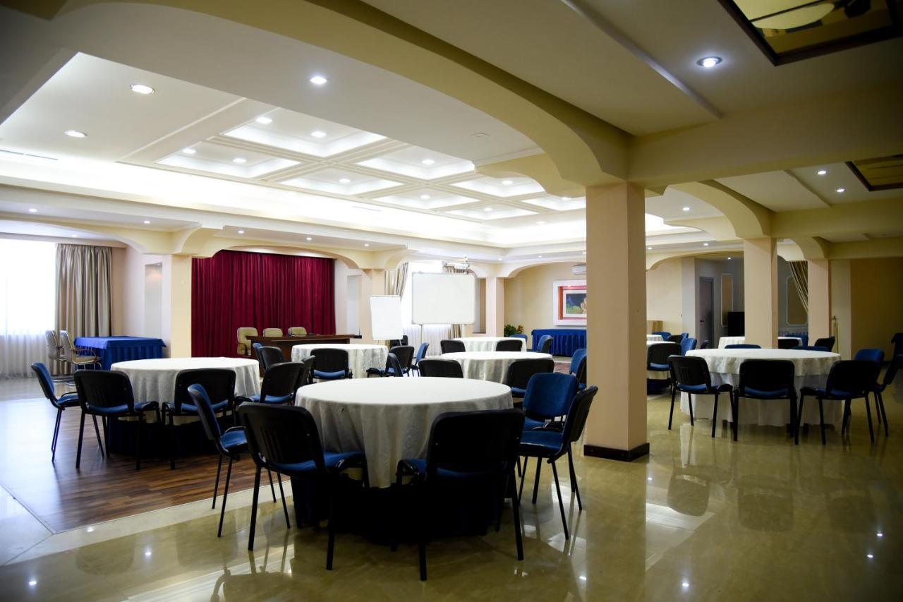 Imperial Hotel Ih Elbasan Bagian luar foto