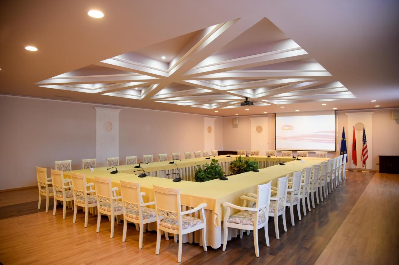 Imperial Hotel Ih Elbasan Bagian luar foto