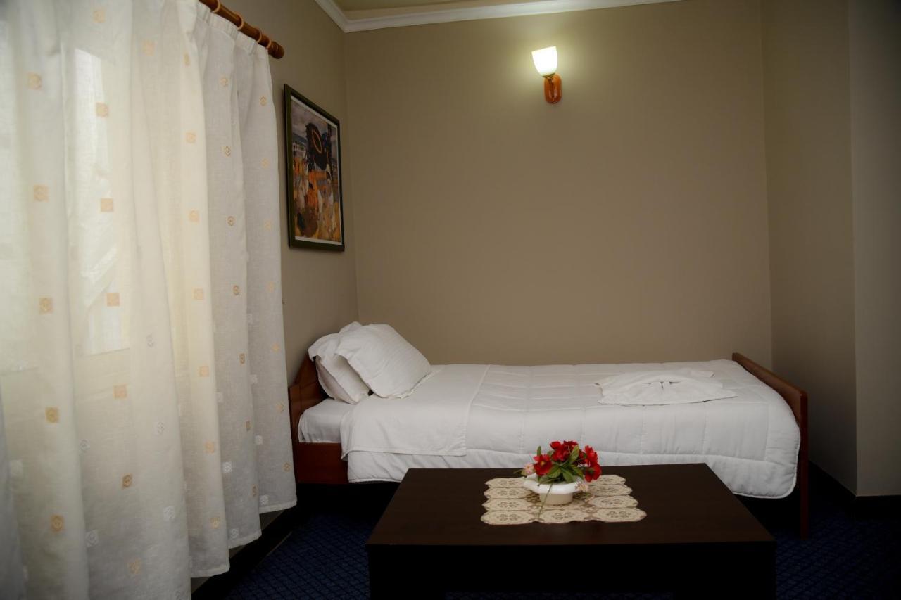 Imperial Hotel Ih Elbasan Bagian luar foto