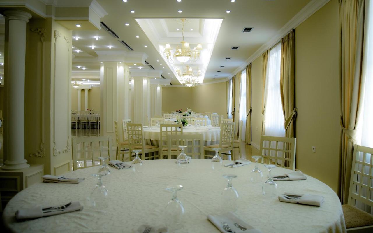 Imperial Hotel Ih Elbasan Bagian luar foto