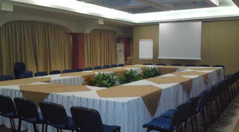Imperial Hotel Ih Elbasan Bagian luar foto